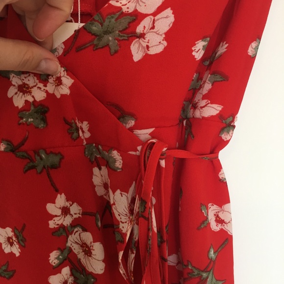 Red and white floral wrap dress - Picture 2 of 4